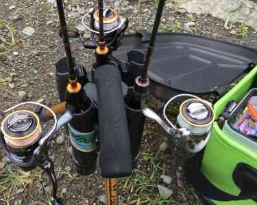 ロッドスタンドに刺さったエリアトラウトのタックル