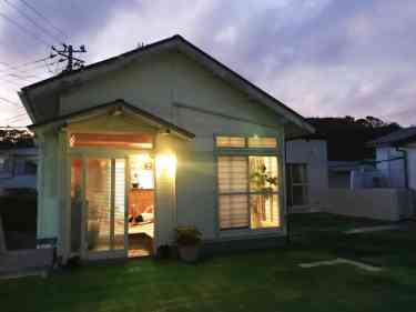 伊豆諸島の宿屋を外（テラス）から撮影したもの