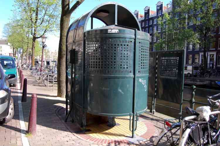 アムステルダムにある男性用公衆便所